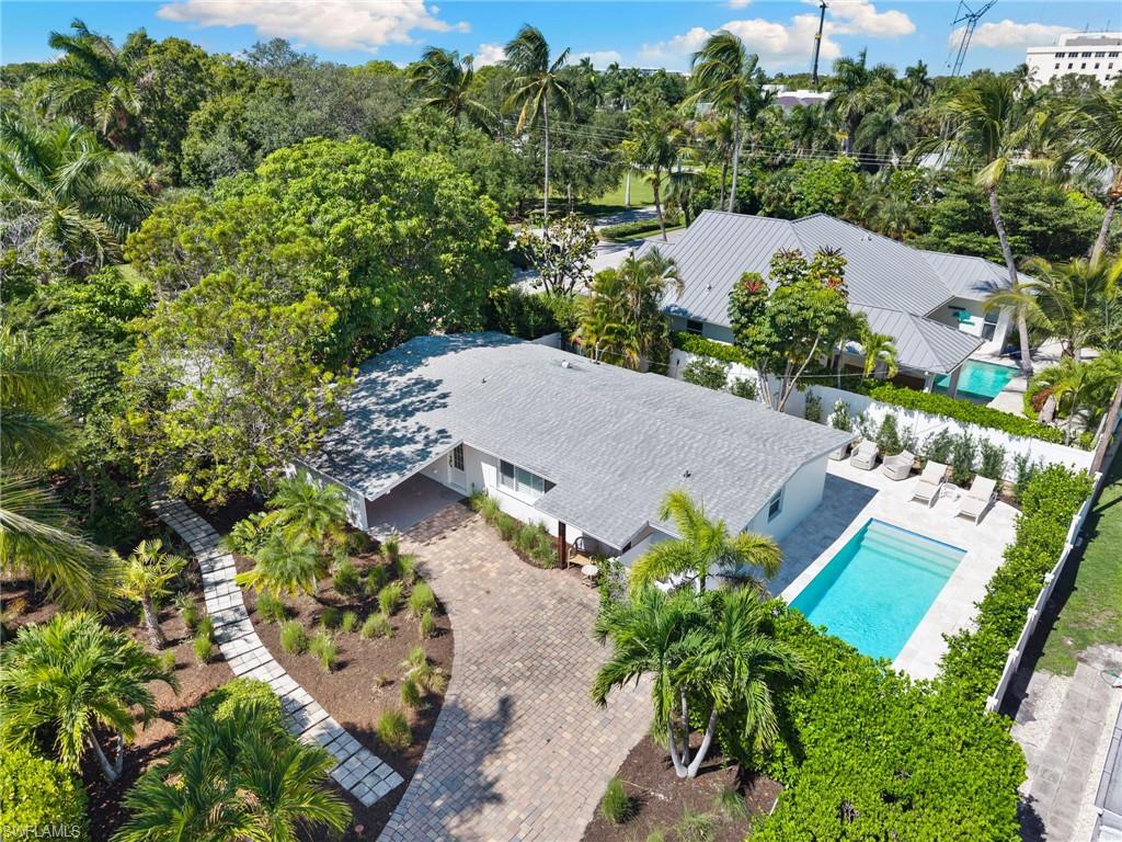 725 Central AVE, NAPLES