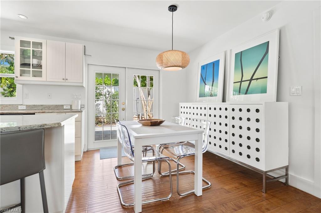 725 Central AVE, NAPLES