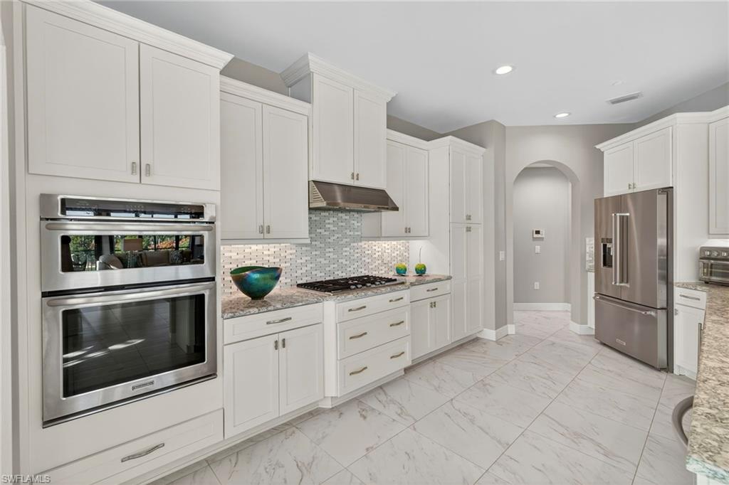 2555 MARQUESA ROYALE LN # 202