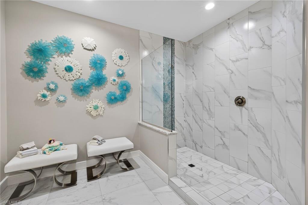 2555 MARQUESA ROYALE LN # 202