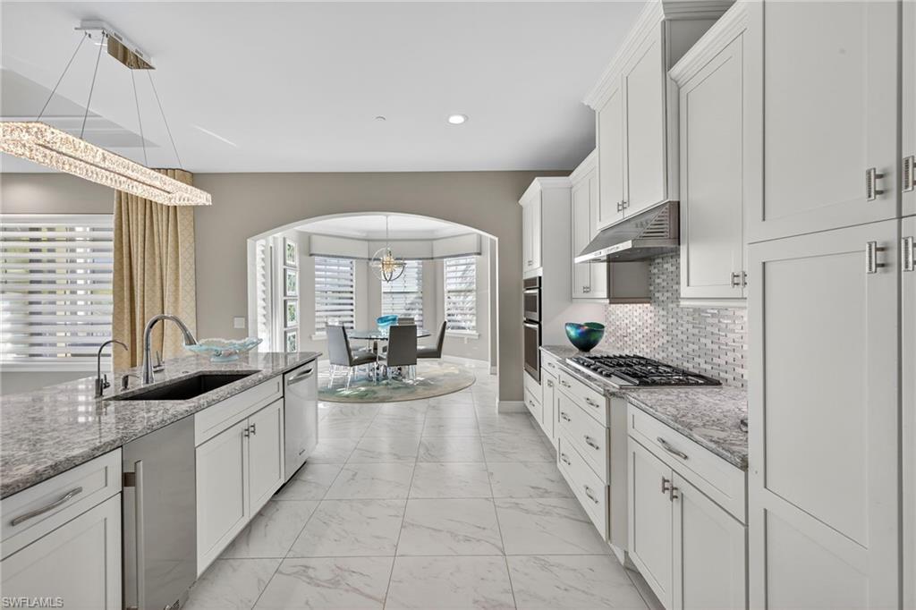 2555 MARQUESA ROYALE LN # 202