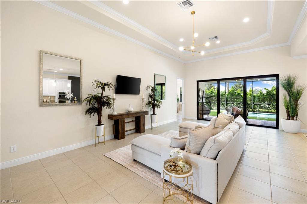 10137 Florence CIR, NAPLES