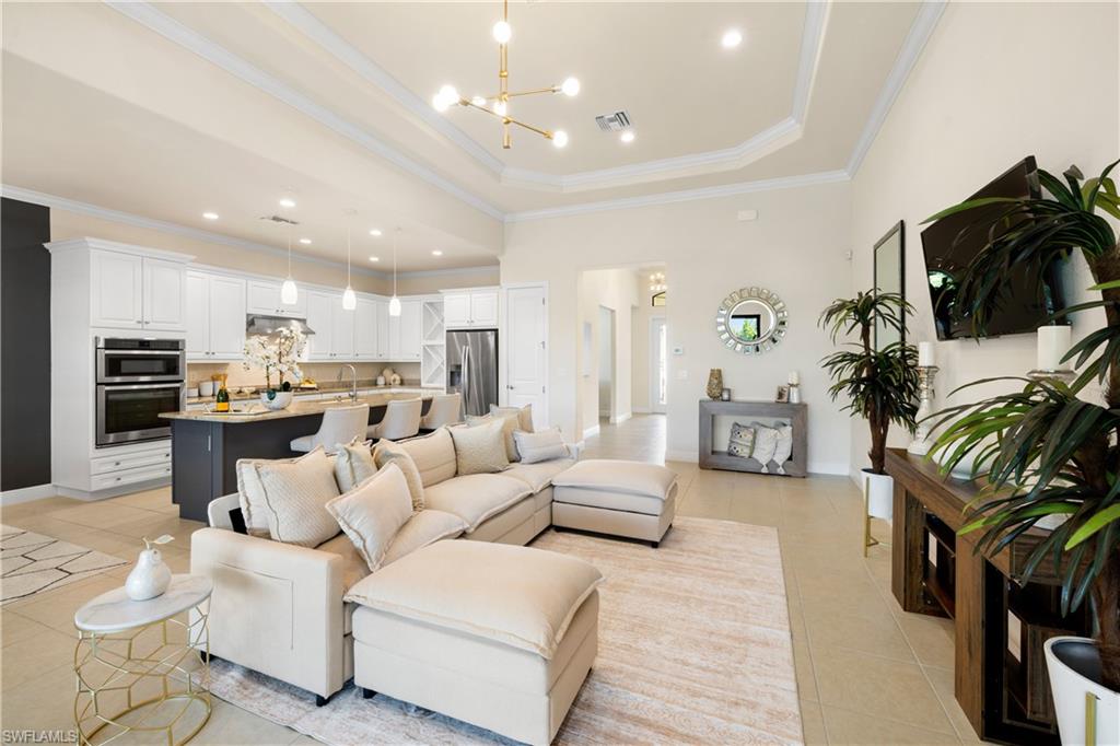 10137 Florence CIR, NAPLES