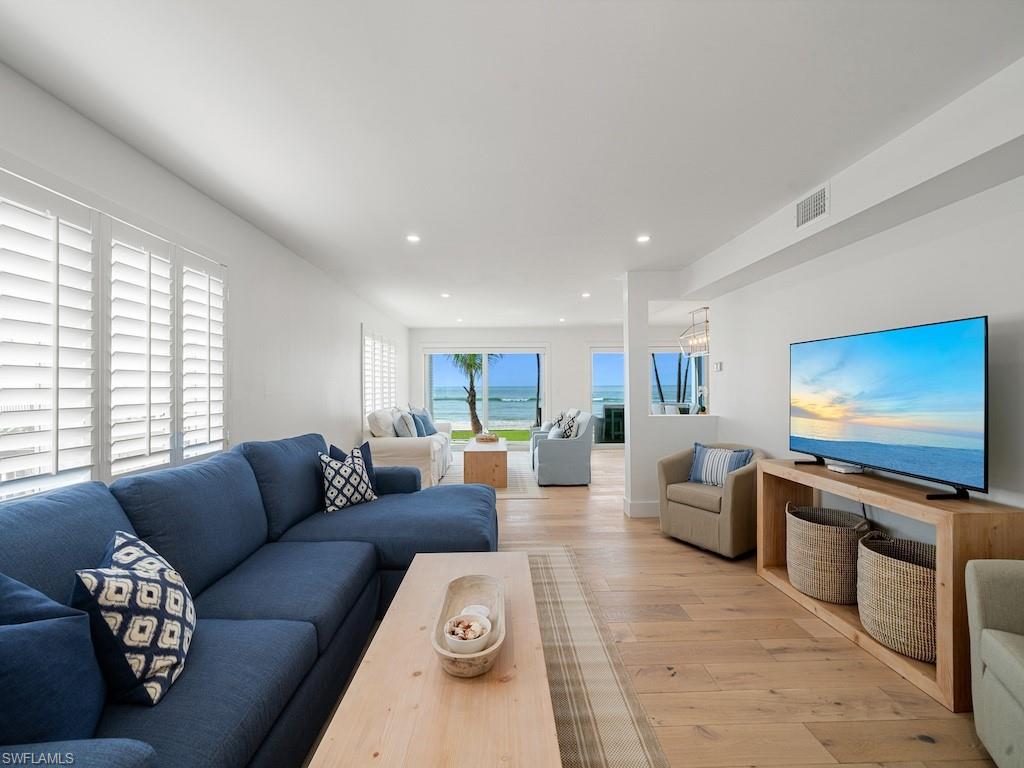 1065 Gulf Shore BLVD N # 301