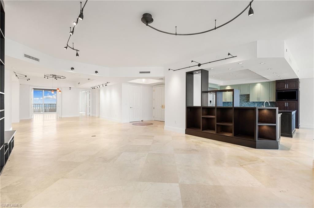 8787 Bay Colony DR Unit: 2004/2005