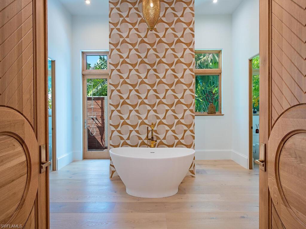 860 Admiralty Parade E