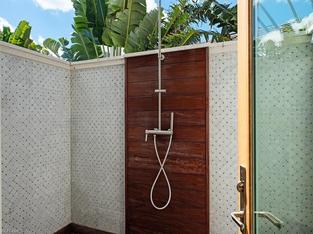 860 Admiralty Parade E