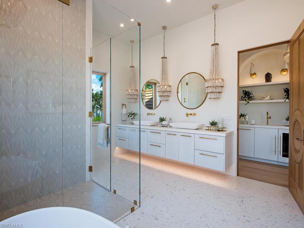 860 Admiralty Parade E