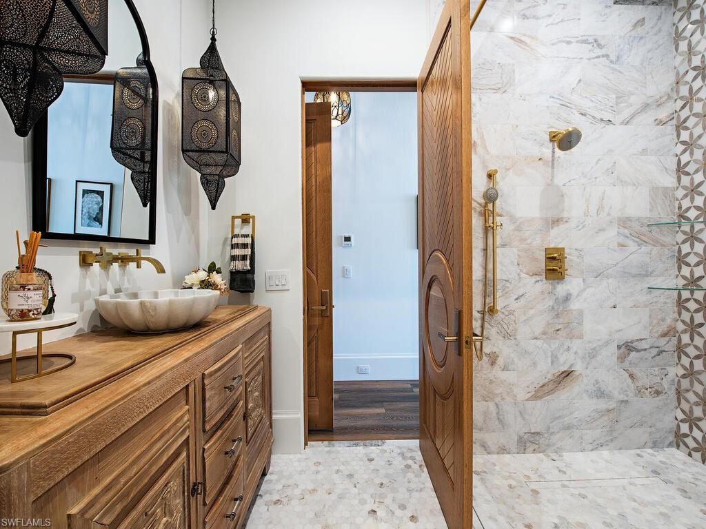 860 Admiralty Parade E