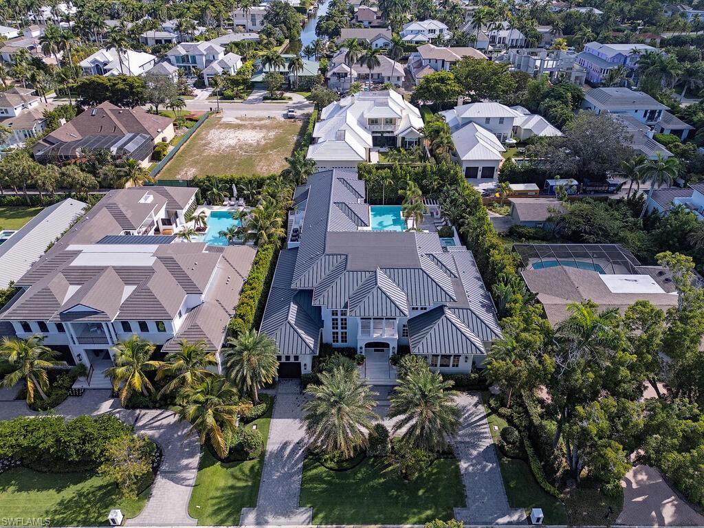1675 Gordon DR