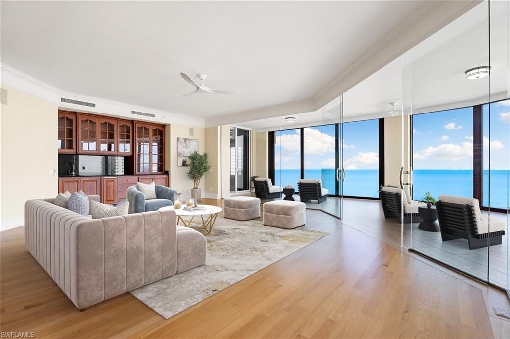 81 Seagate DR # 1103