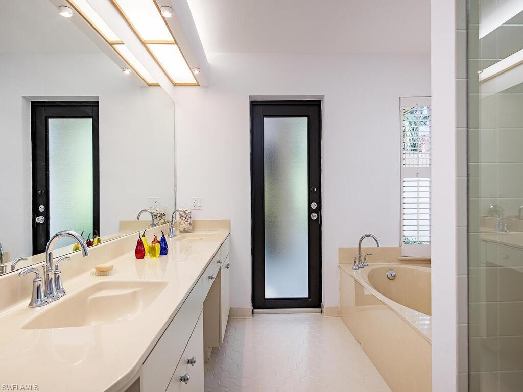 6802 Pelican Bay BLVD # 1002