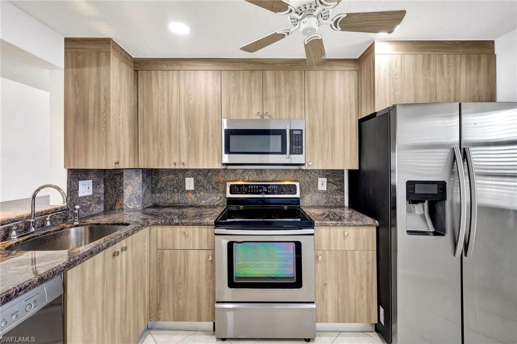 320 Seaview CT # 804 Unit: 2-804