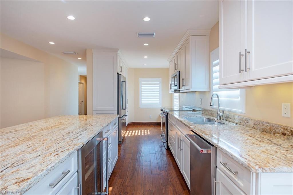 808 Rue de Ville # 35