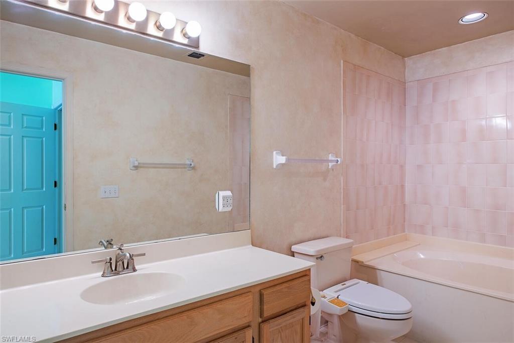 808 Rue de Ville # 35