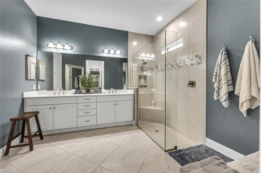 4664 Abaca CIR
