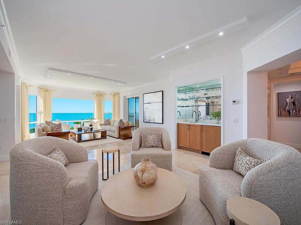 8473 Bay Colony DR # 403