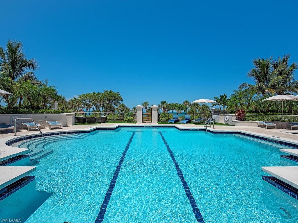 8473 Bay Colony DR # 403