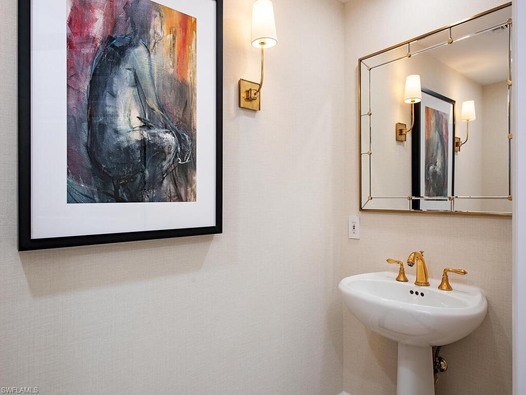 8473 Bay Colony DR # 403