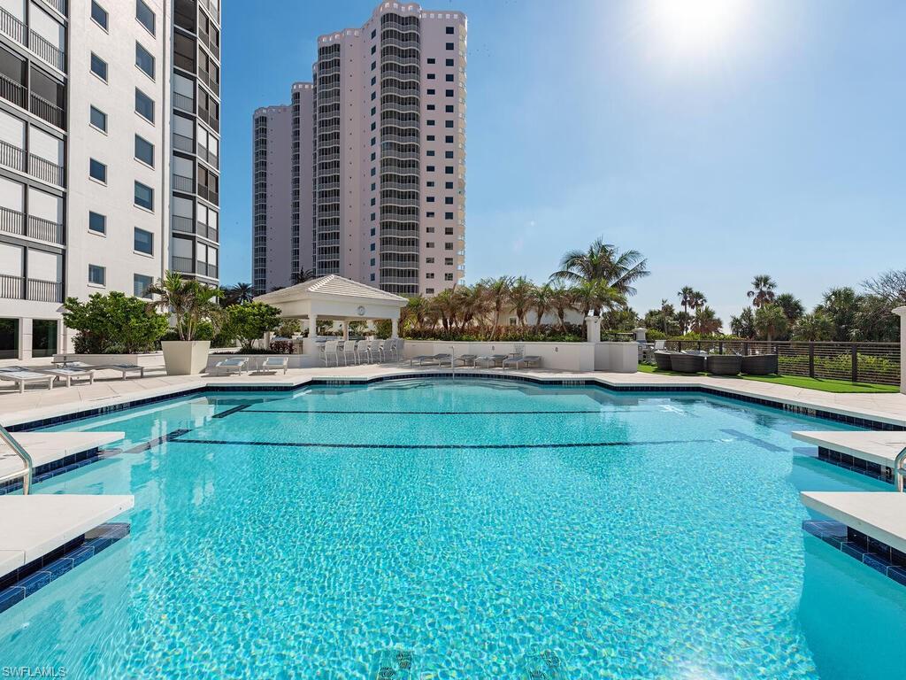 8473 Bay Colony DR # 403