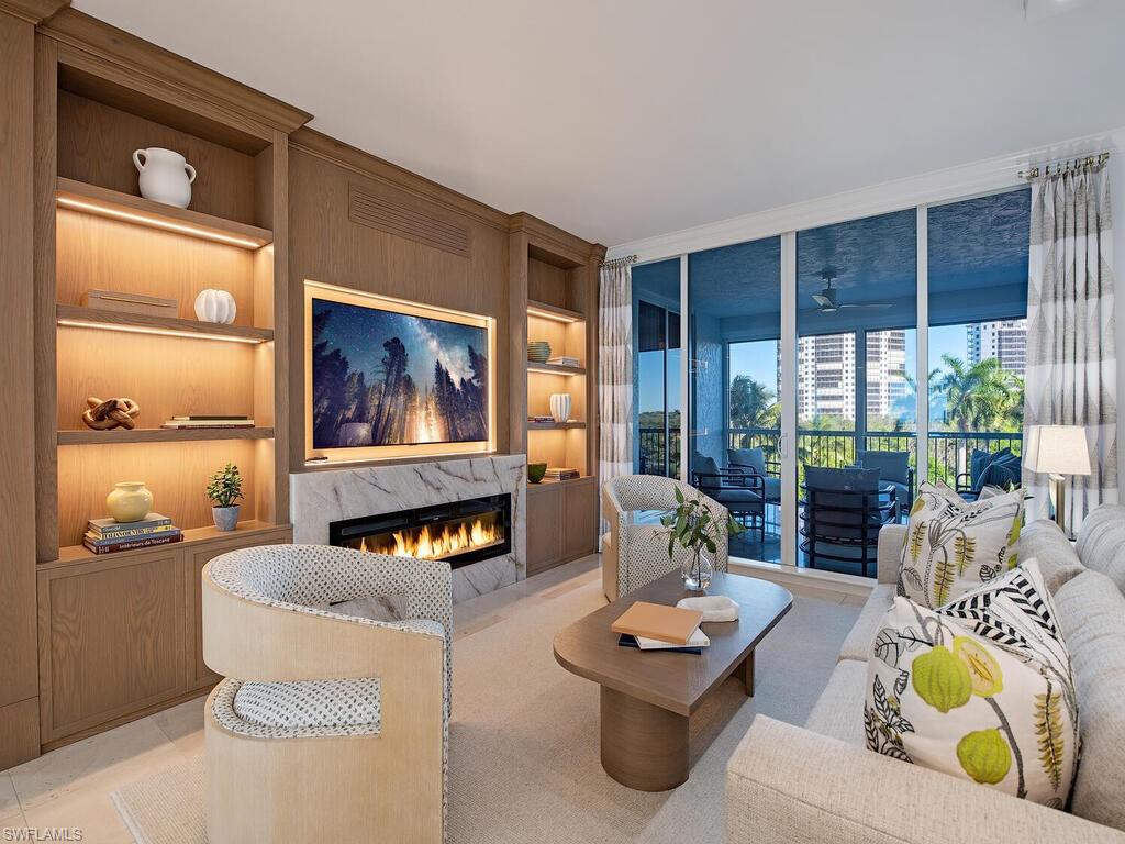 8473 Bay Colony DR # 403