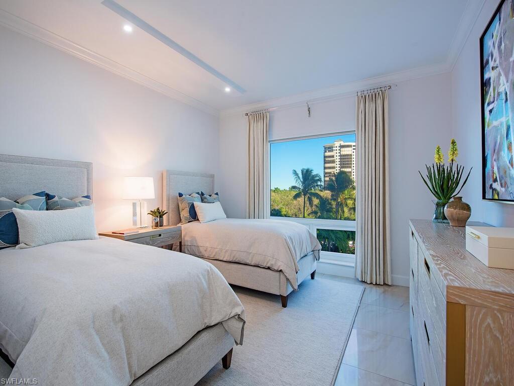 8473 Bay Colony DR # 403