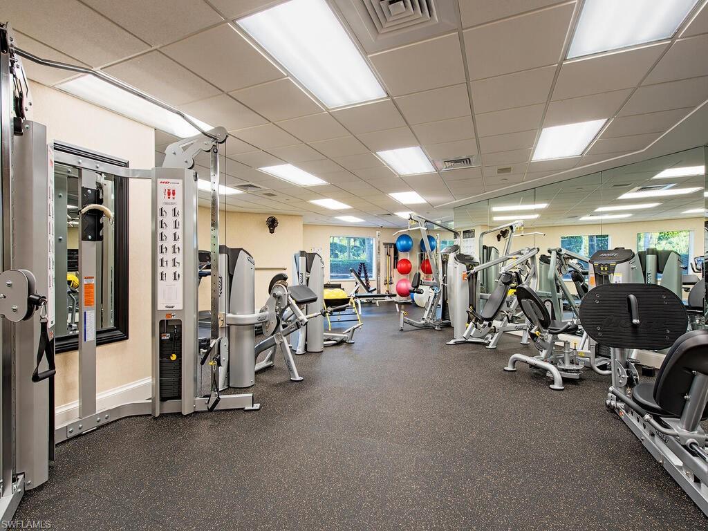 8473 Bay Colony DR # 403