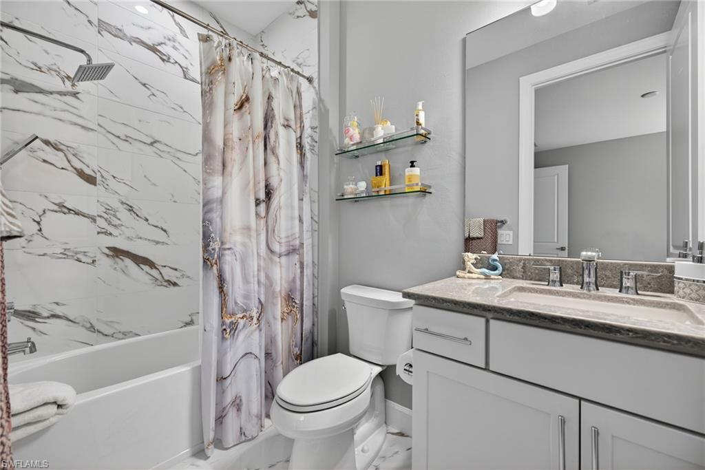 5687 Legendary LN
