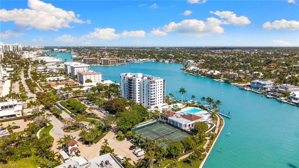 2400 Gulf Shore BLVD N 402