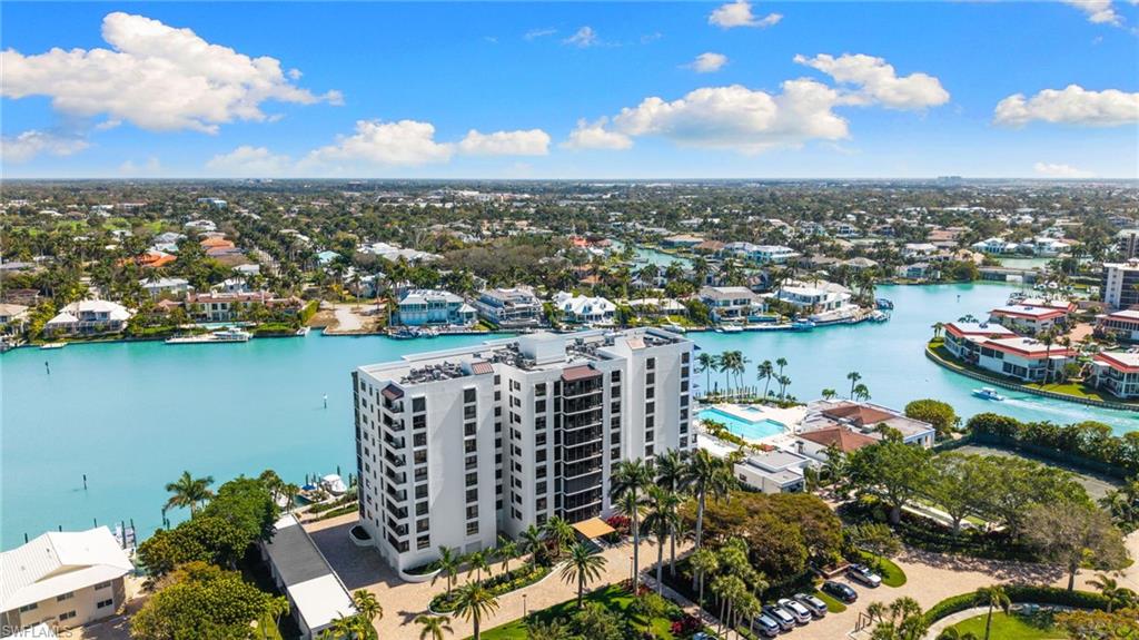 2400 Gulf Shore BLVD N 402