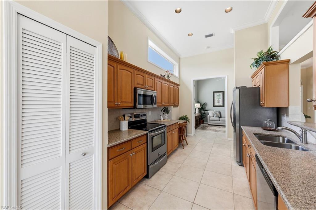 19427 Silver Oak DR