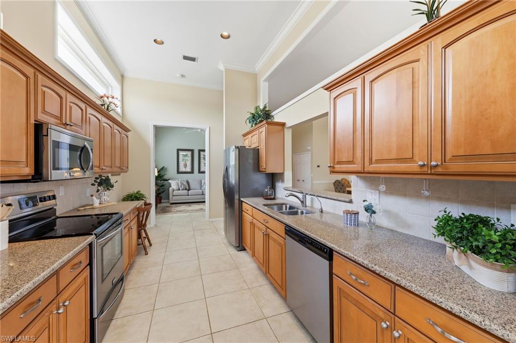 19427 Silver Oak DR