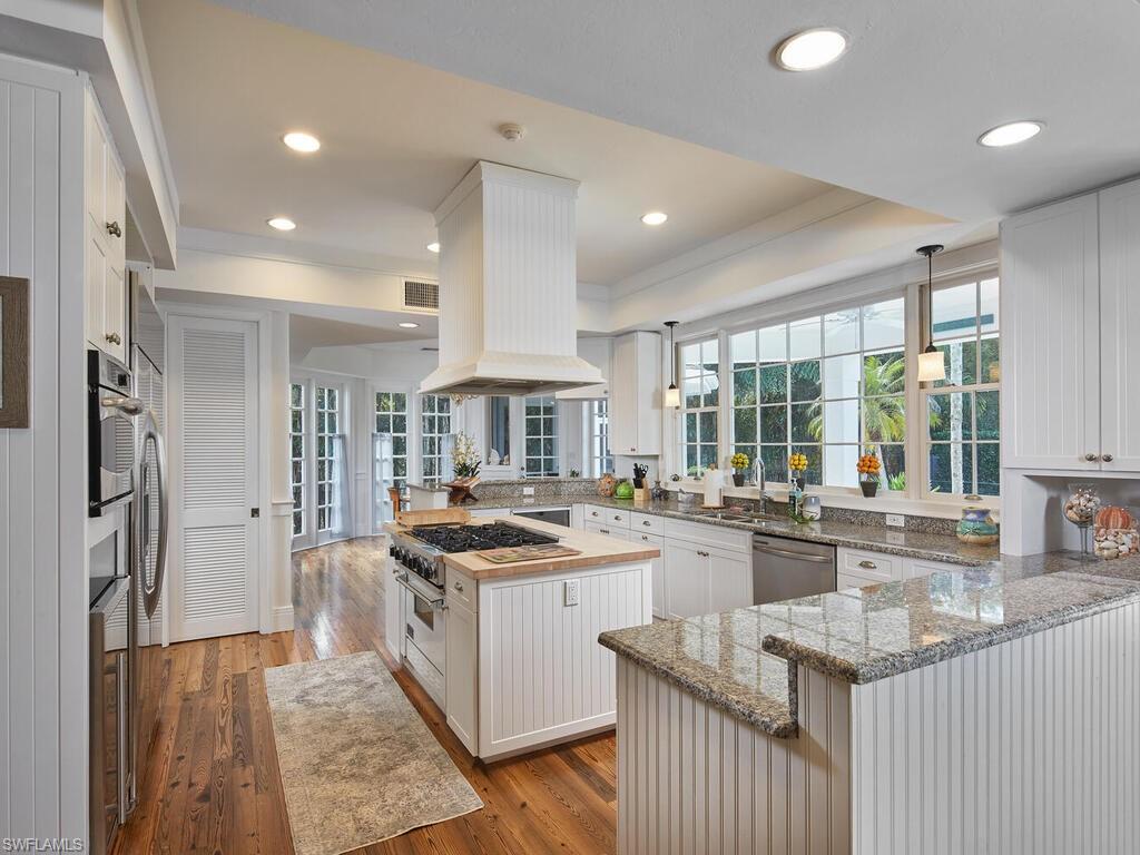 2750 Treasure LN