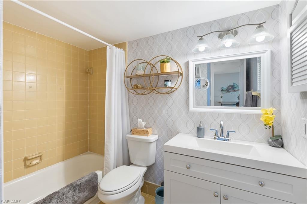 240 Palm DR 48-1