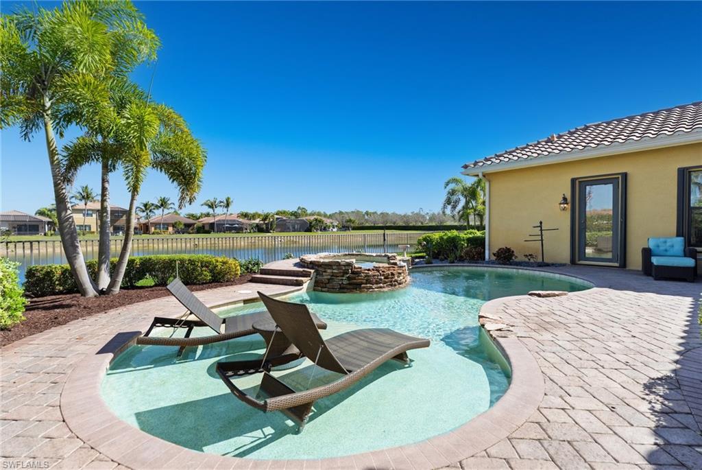 3633 Santaren CT
