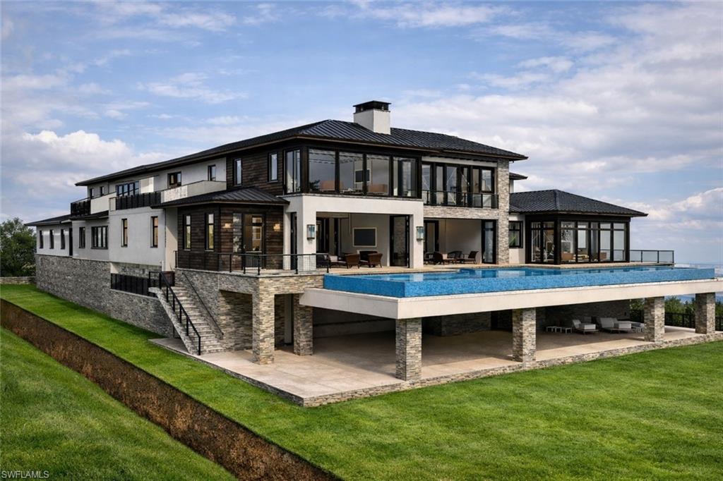 1900 Gulf Shore BLVD S