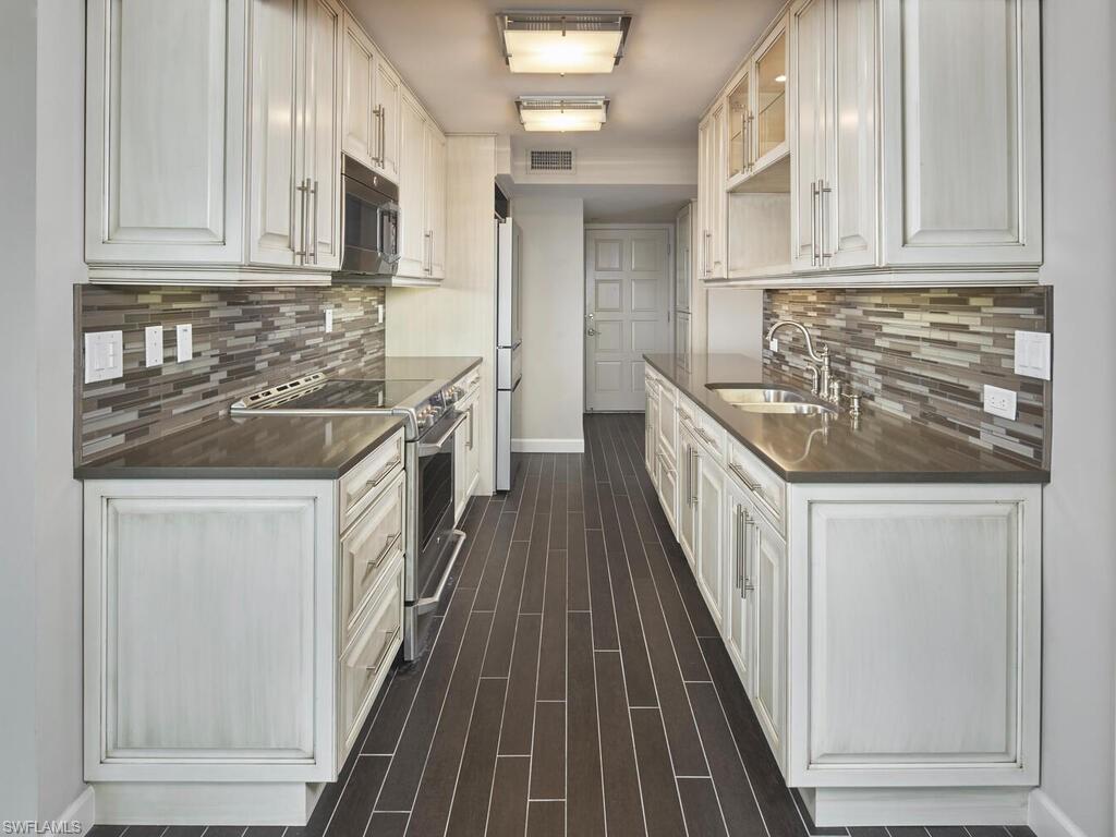 3003 Gulf Shore BLVD N 604