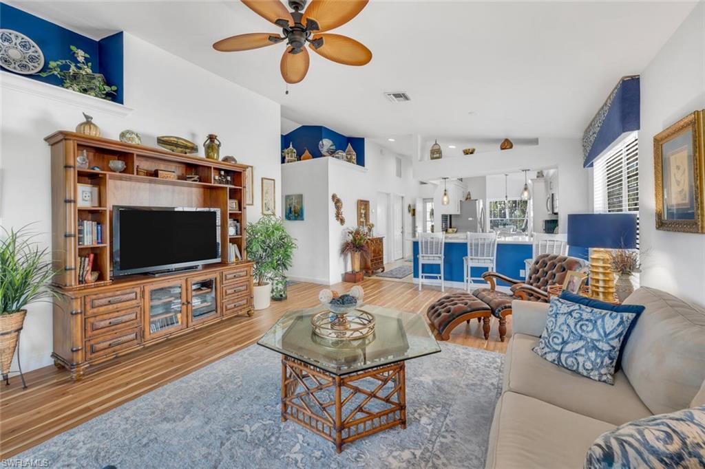 1562 Weybridge CIR 31