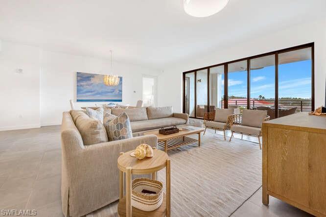 1125 Central AVE 477