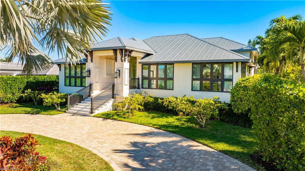 1585 Mullet LN