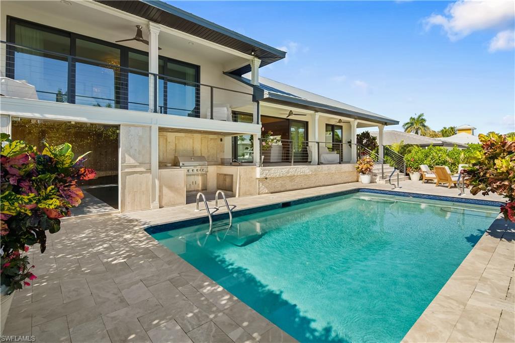 1585 Mullet LN