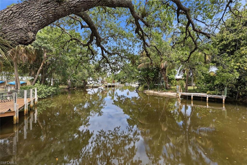 1229 Skyline DR