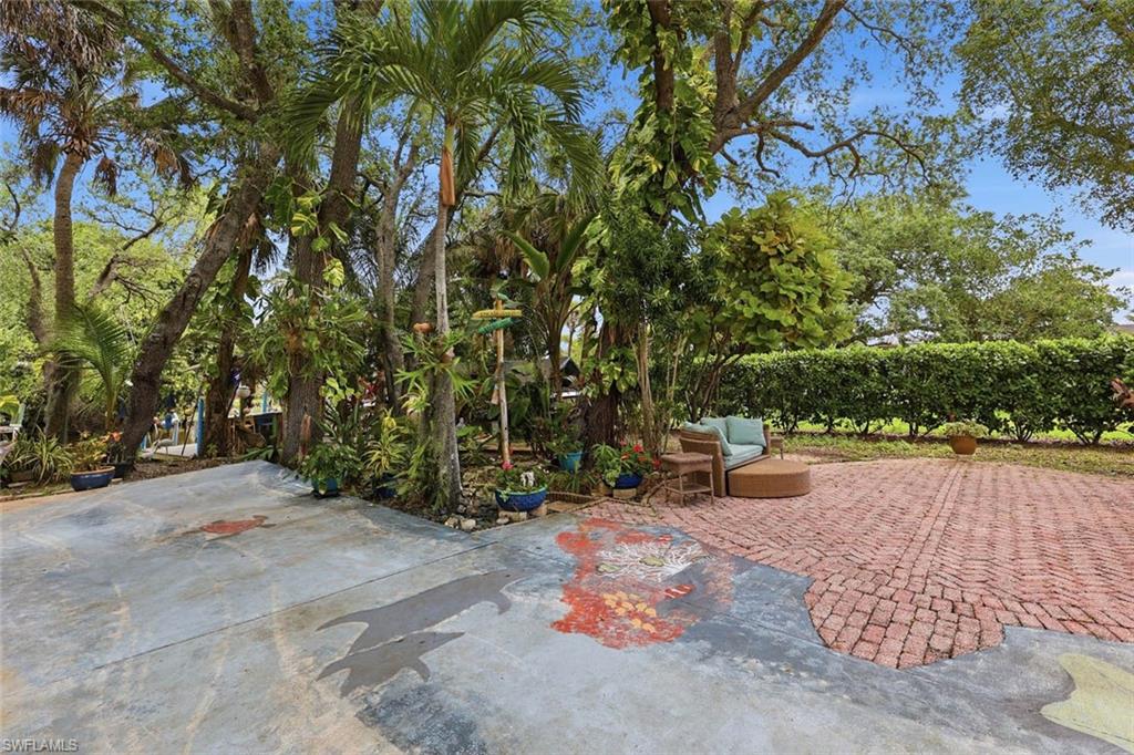 1229 Skyline DR