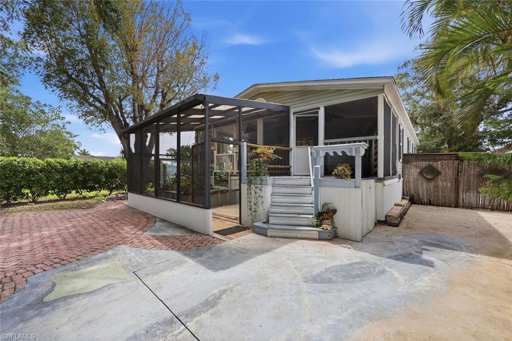 1229 Skyline DR