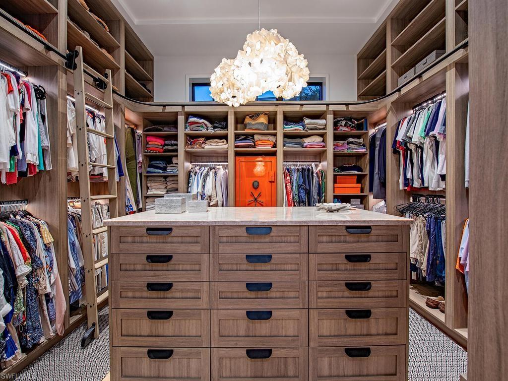 3040 Fort Charles DR