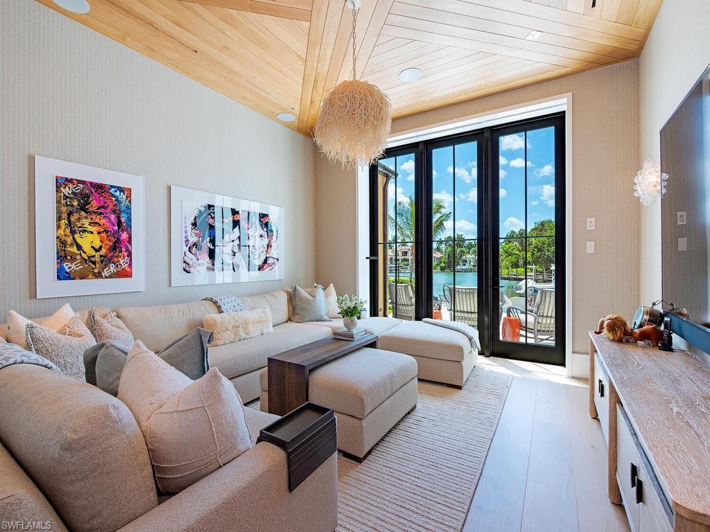 3040 Fort Charles DR