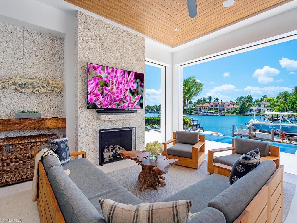 3040 Fort Charles DR