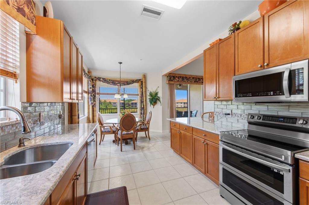 7090 Bay Woods Lake CT 201