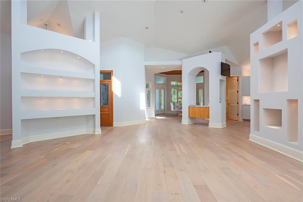 180 7th AVE S