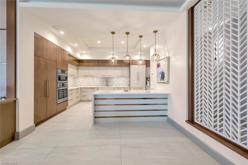 6585 Nicholas BLVD 1102